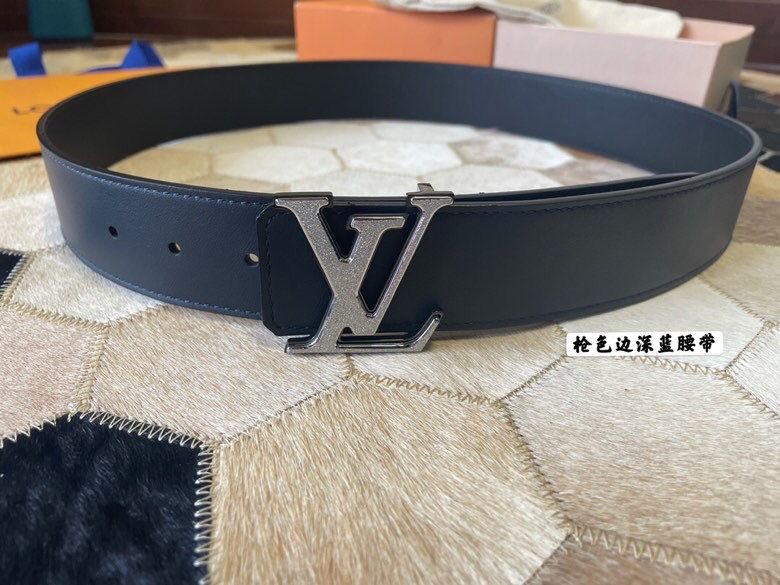 Louis Vuitton 40mm Reversible belt with stainless steel letter buckle