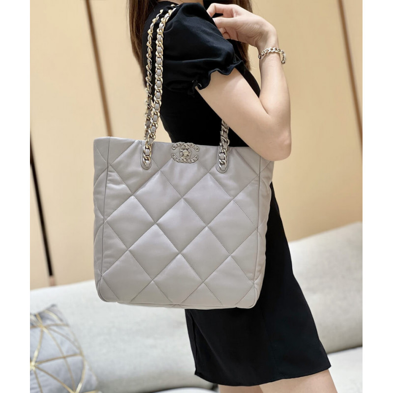 Chanel 19 Shopping Bag Lambskin AS3519