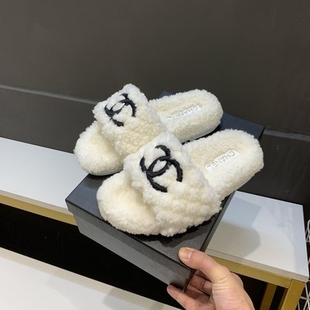 Chanel Diamond CC wool slippers