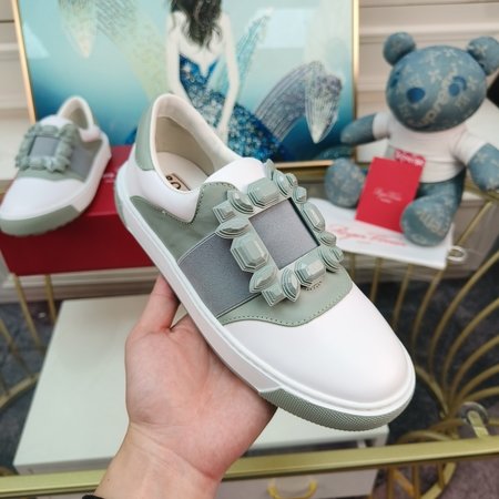 Roger Vivier diamond buckle casual sports shoes