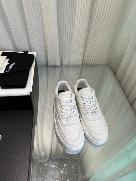 Chanel casual white sneakers