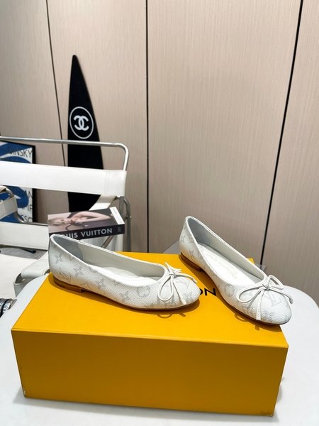 Louis Vuitton Bow ballet flats for women