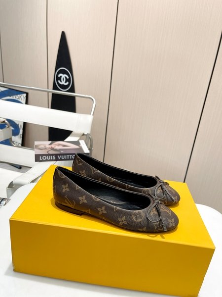 Louis Vuitton Bow ballet flats for women