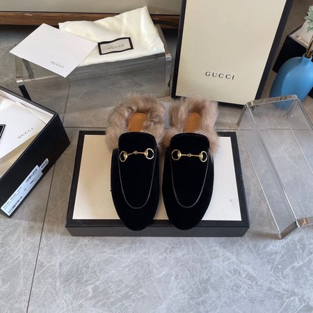 Gucci Furry slippers calfskin silk velvet