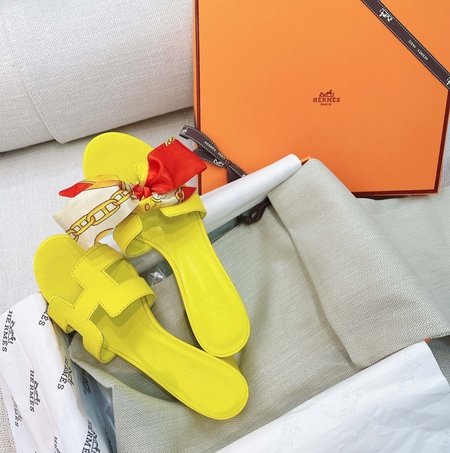 Hermes Oasis mid-heeled sandals