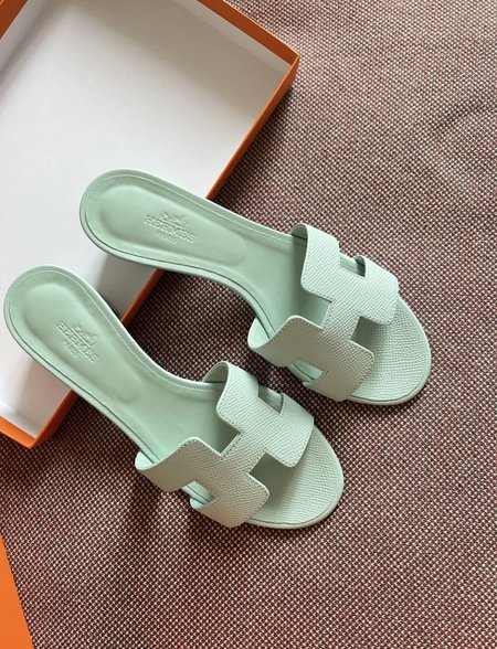 Hermes Oasis mid-heeled sandals