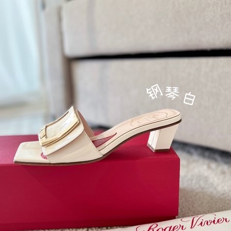 Roger Vivier Comfortable leather sandals