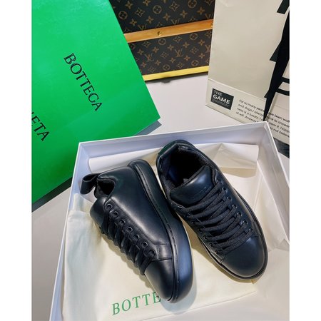 Bottega Veneta round toe bread shoes