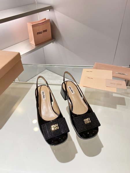 Miu Miu Square Toe Logou Bow in Patent Leather