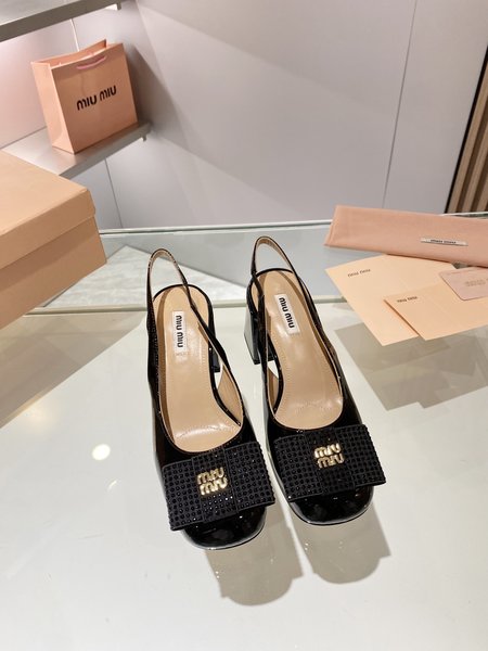 Miu Miu Square Toe Logou Bow in Patent Leather