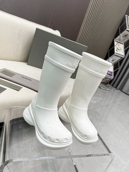 Balenciaga Balenciaga Crocs co-branded new hole-in-the-wall rain boots