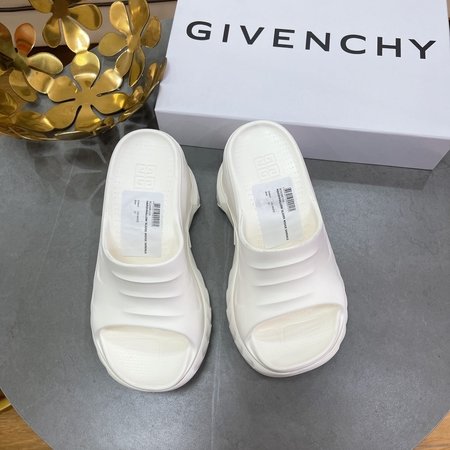 Givenchy Marshmallow slippers