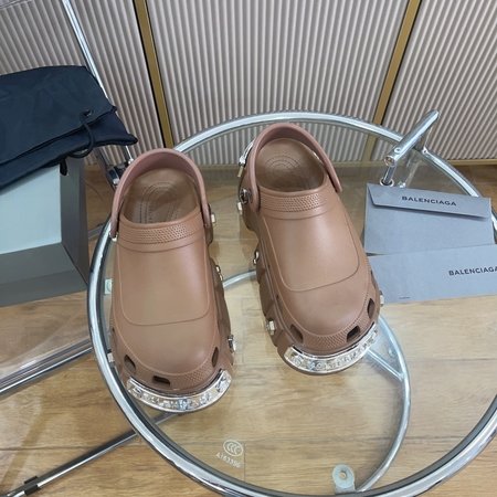 Balenciaga Thick sole beach sandals