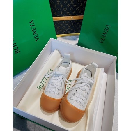 Bottega Veneta couple canvas shoes