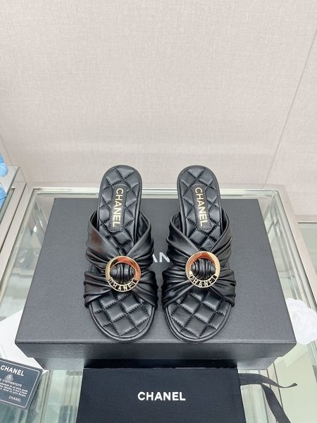 Chanel Cross strap round buckle slippers