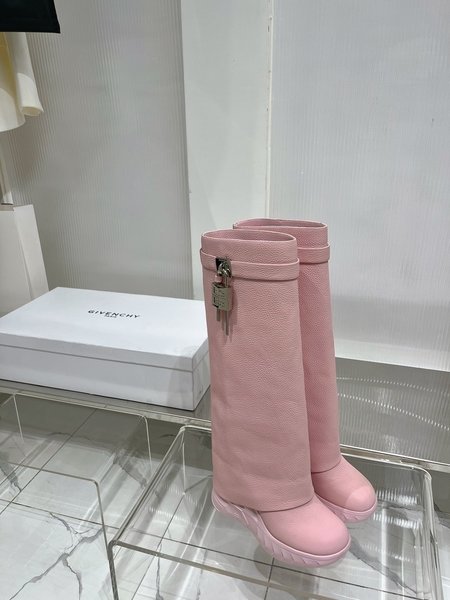 Givenchy Pebbled leather boots