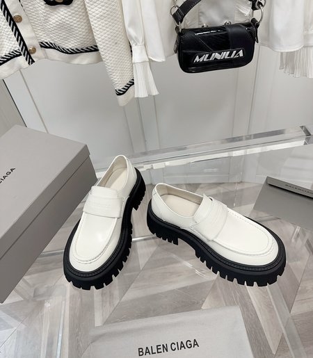 Balenciaga Thick-soled loafers