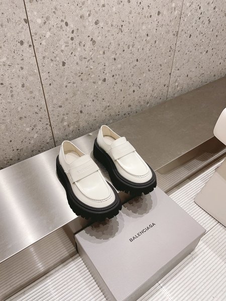 Balenciaga Big toe loafers