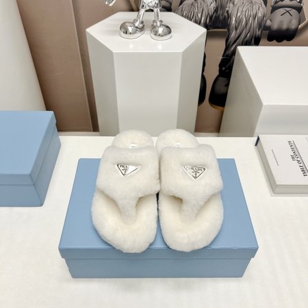 Prada Round toe triangular buckle furry shoes