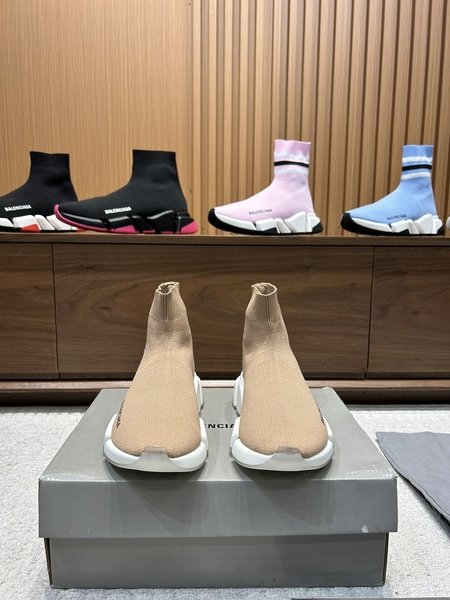 Balenciaga couple socks shoes