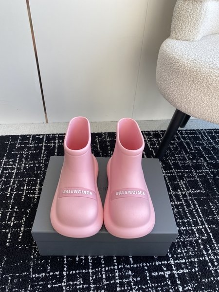 Balenciaga Baby toe rain boots