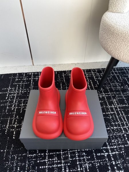 Balenciaga Baby toe rain boots