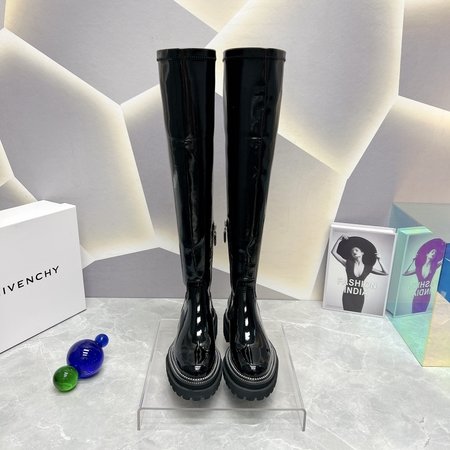 Givenchy Round toe letter socks and boots