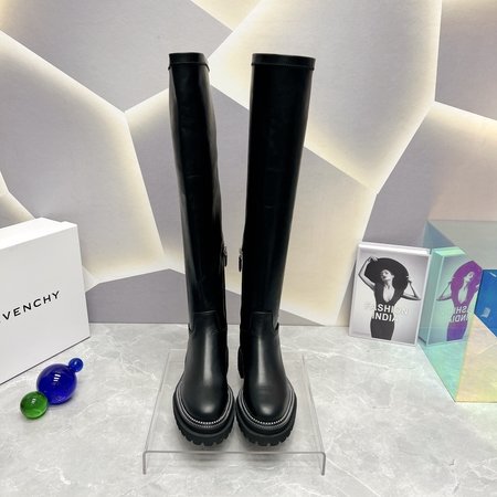 Givenchy Round toe letter socks and boots