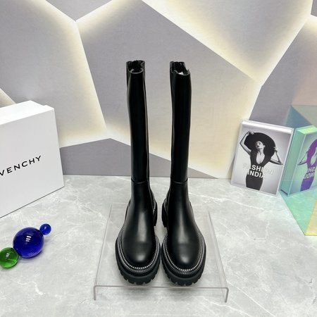 Givenchy Round toe letter socks and boots