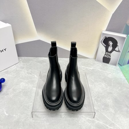 Givenchy Round toe letter socks and boots