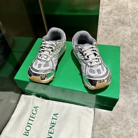 Bottega Veneta Couple style sneakers