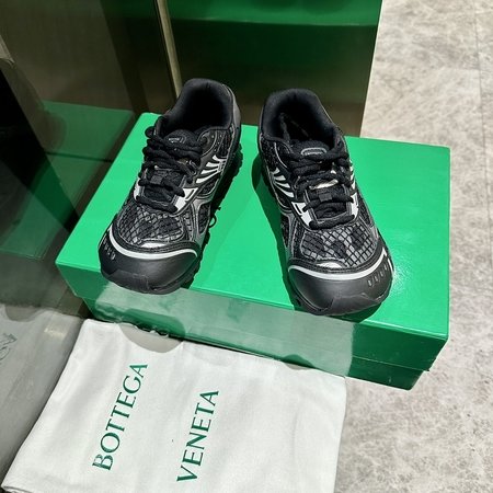 Bottega Veneta Couple style sneakers