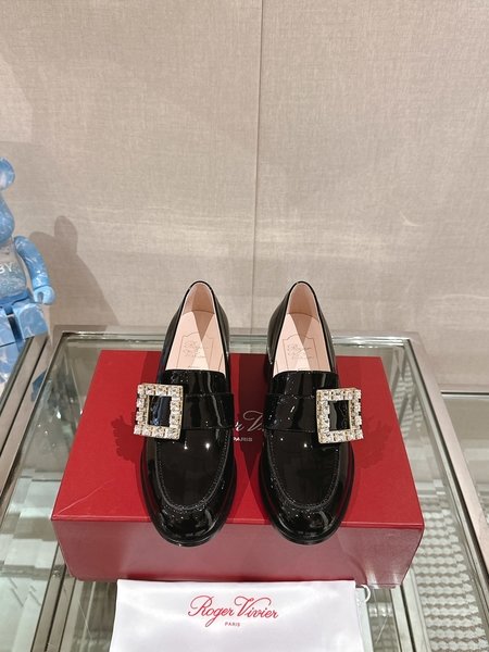 Roger Vivier Early spring new style thick heel square buckle/diamond buckle loafers