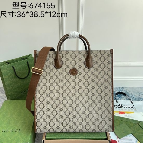 Gucci Medium Tote with Interlocking G 674155