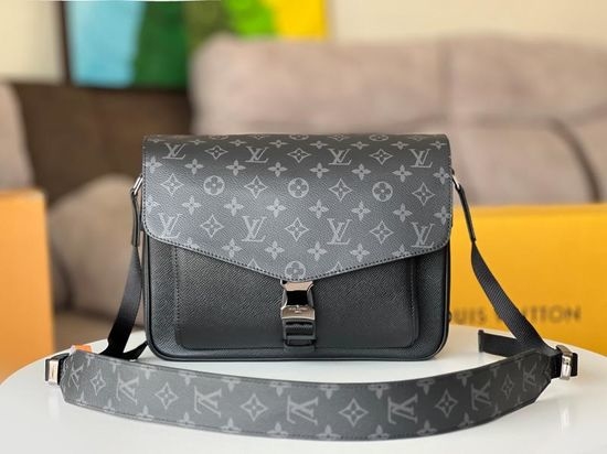 Louis Vuitton LV Taigarama Messenger Bag M30746