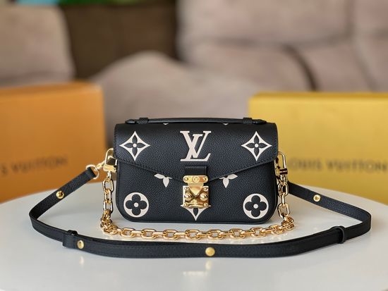 Louis Vuitton LV Pochette Metis East West Bag M46596