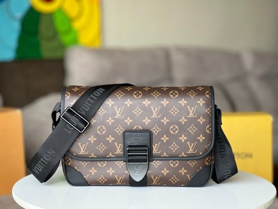 Louis Vuitton LV Archy Medium Messenger Bag M46328
