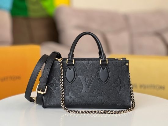 Louis Vuitton LV OnTheGo East West Tote Bag M23698