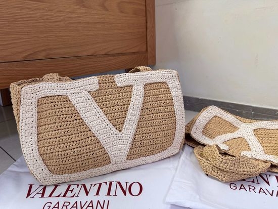 Valentino Garavani Raffia Handbag 2045