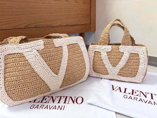 Valentino Garavani Raffia Handbag 2045