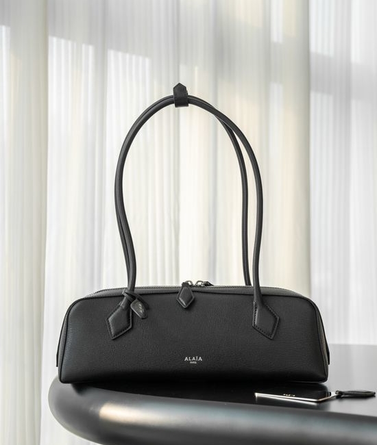 Alaia Le Teckel Shoulder Bag 9912
