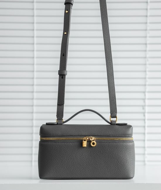 Loro Piana Extra Pocket Elegant Versatile Crossbody Bag L19