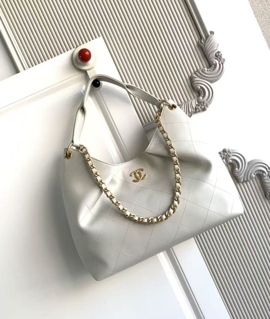 Chanel Hobo Textured Shoulder Bag AS5978