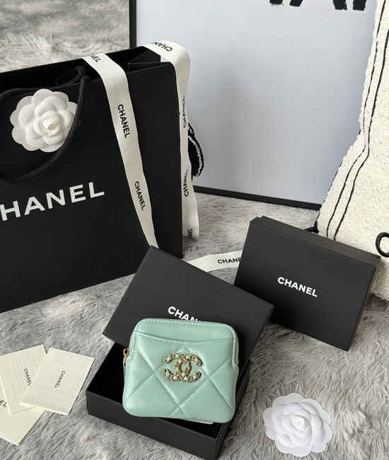 Chanel Wallet Lambskin Mini Card Holder AP2136