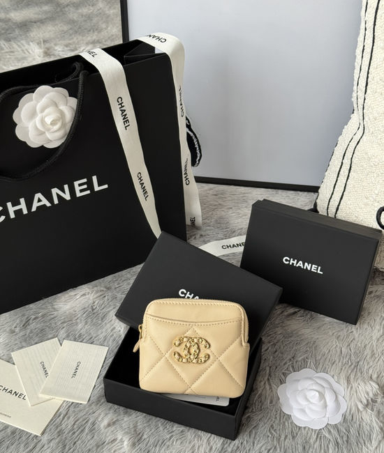 Chanel Wallet Lambskin Mini Card Holder AP2136