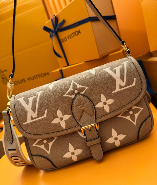 Louis Vuitton LV Diane Handbag M46583