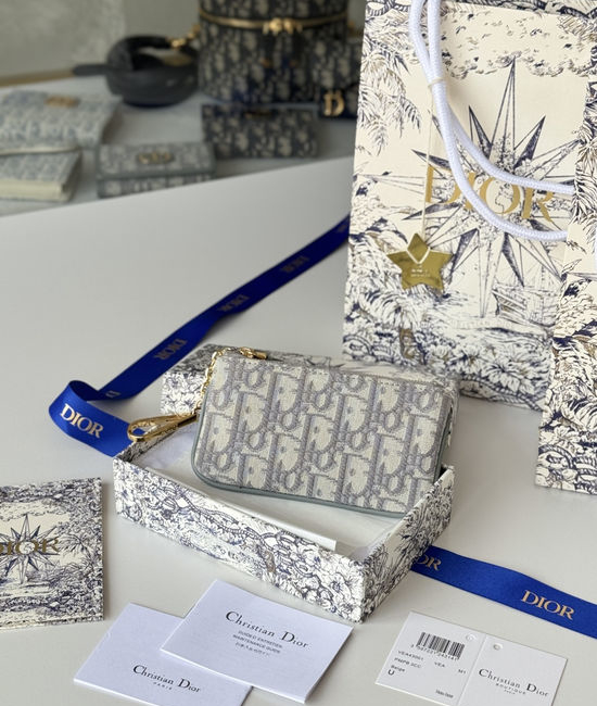 Christian Dior CD 30 Montaigne Glycine Card Holder S2177UWHC_M30G