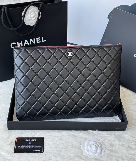 Chanel Lambskin Quilted Clutch 9845