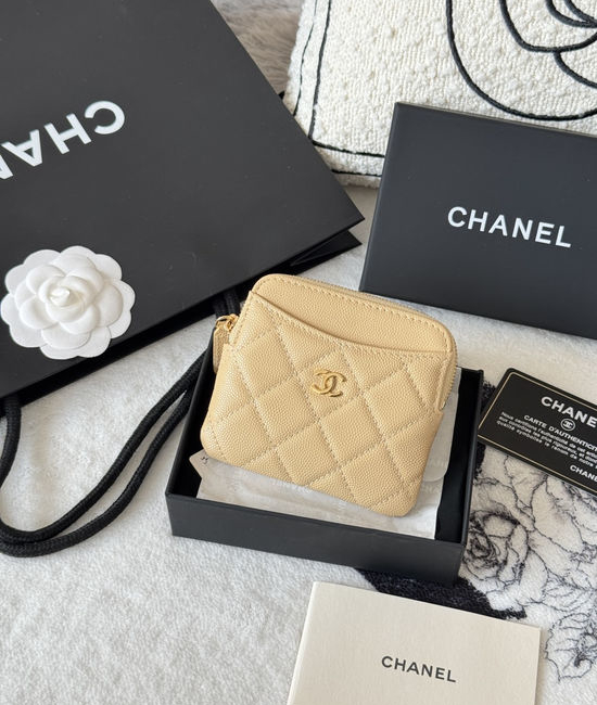 Chanel Caviar Card Holder Cowhide Gold Buckle AP2111