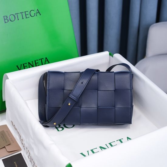 Bottega Veneta BV Cassette Lambskin Crossbody Bag 6687